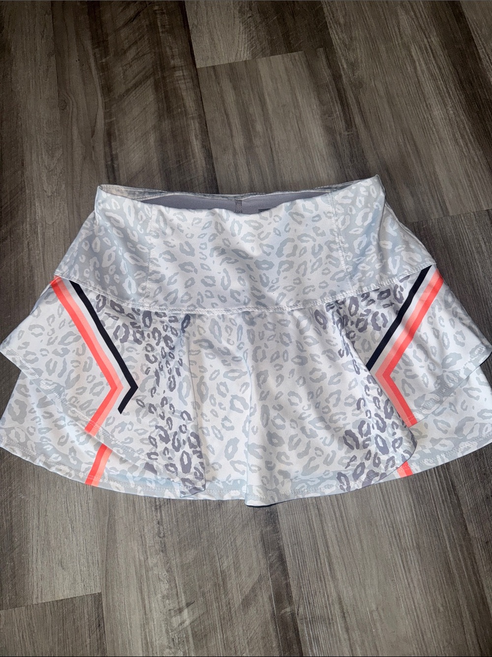 Lucky in Love tennis skirt skort athletic small 4-6 women’s cheetah white coral